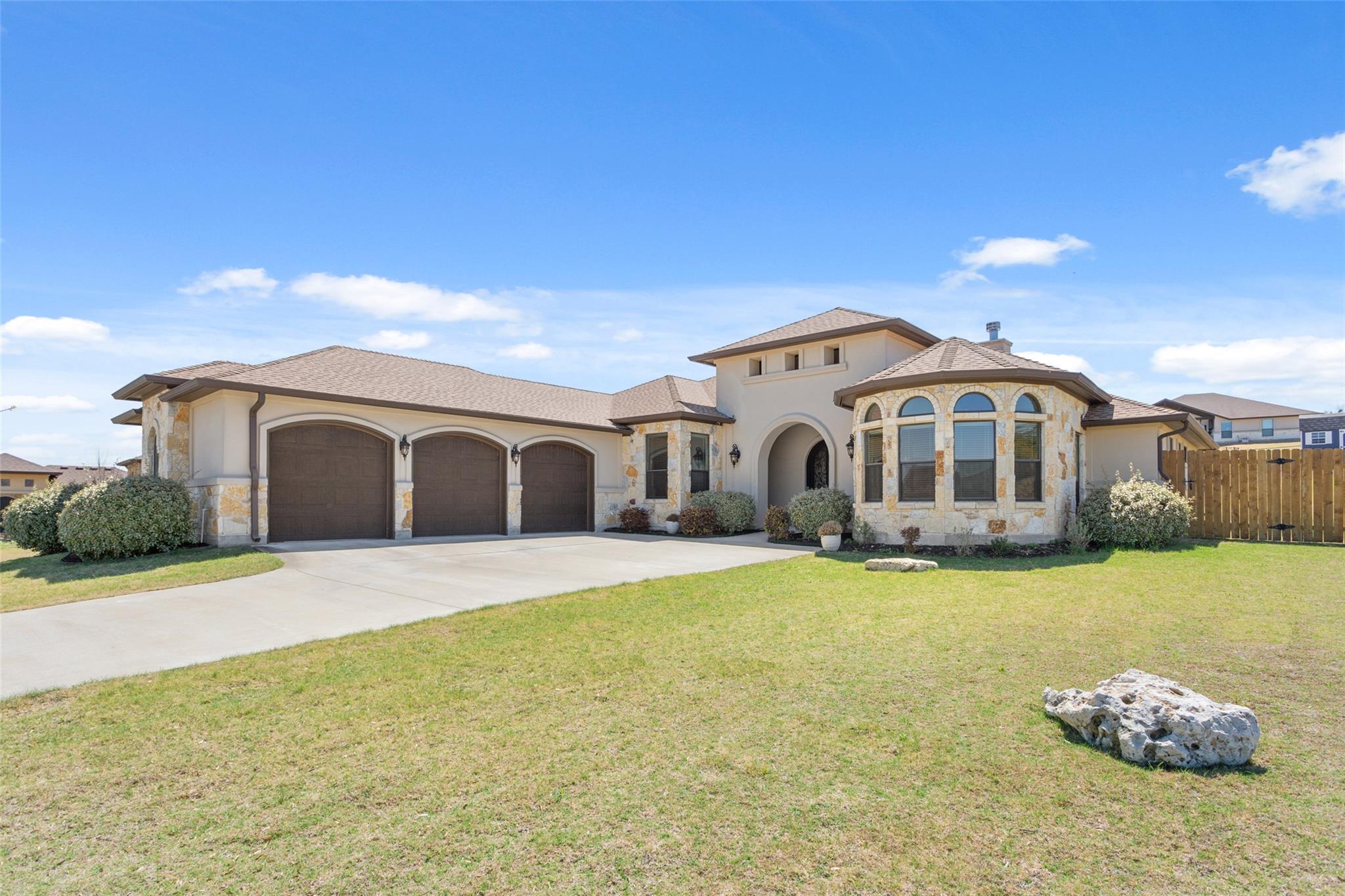 1007 Saddle Bluff Dr, Salado, TX 76571