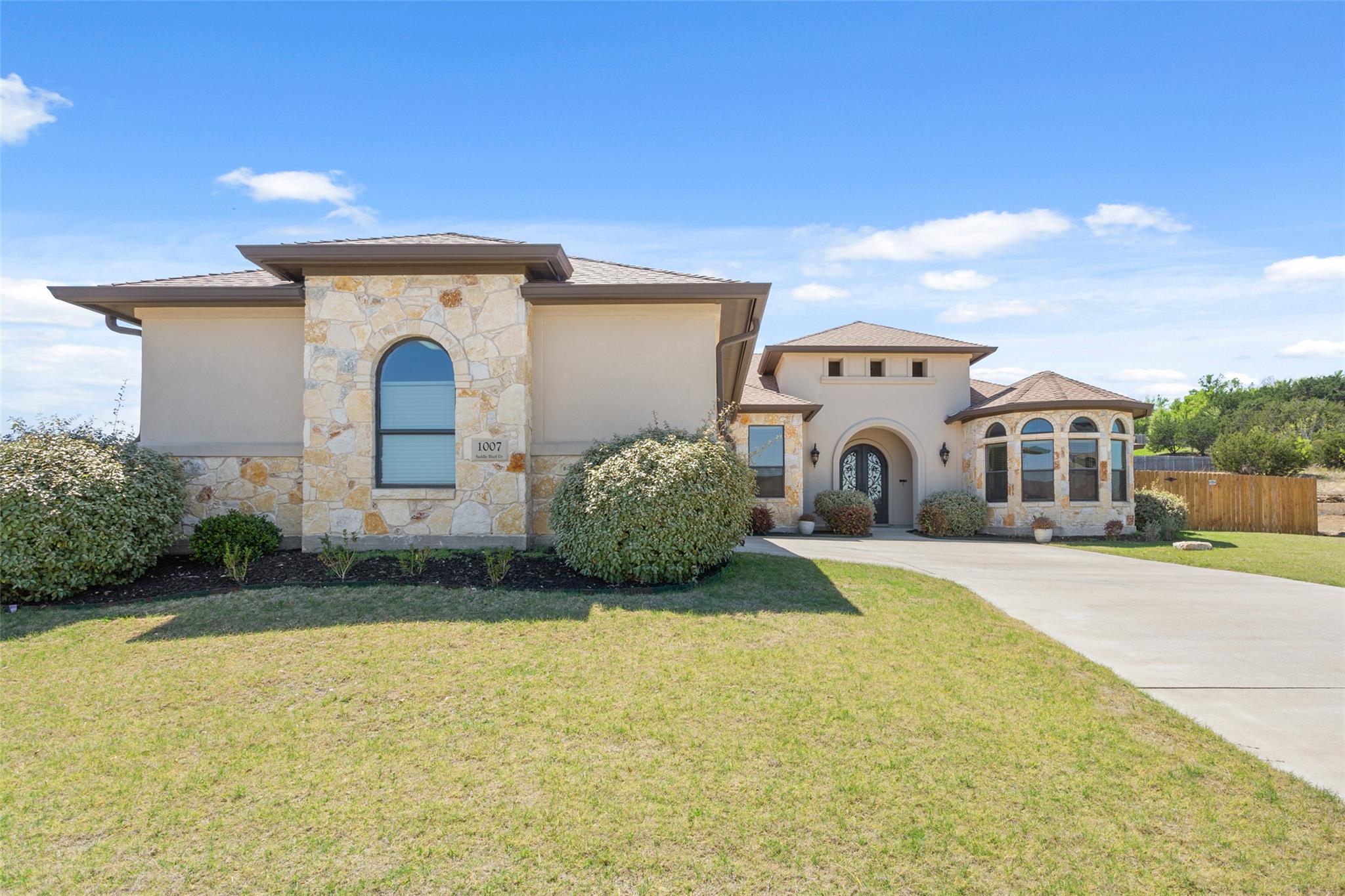 1007 Saddle Bluff Dr, Salado, TX 76571