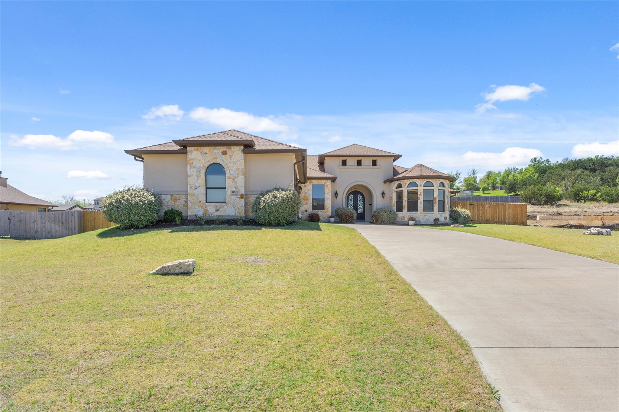 1007 Saddle Bluff Dr, Salado, TX 76571
