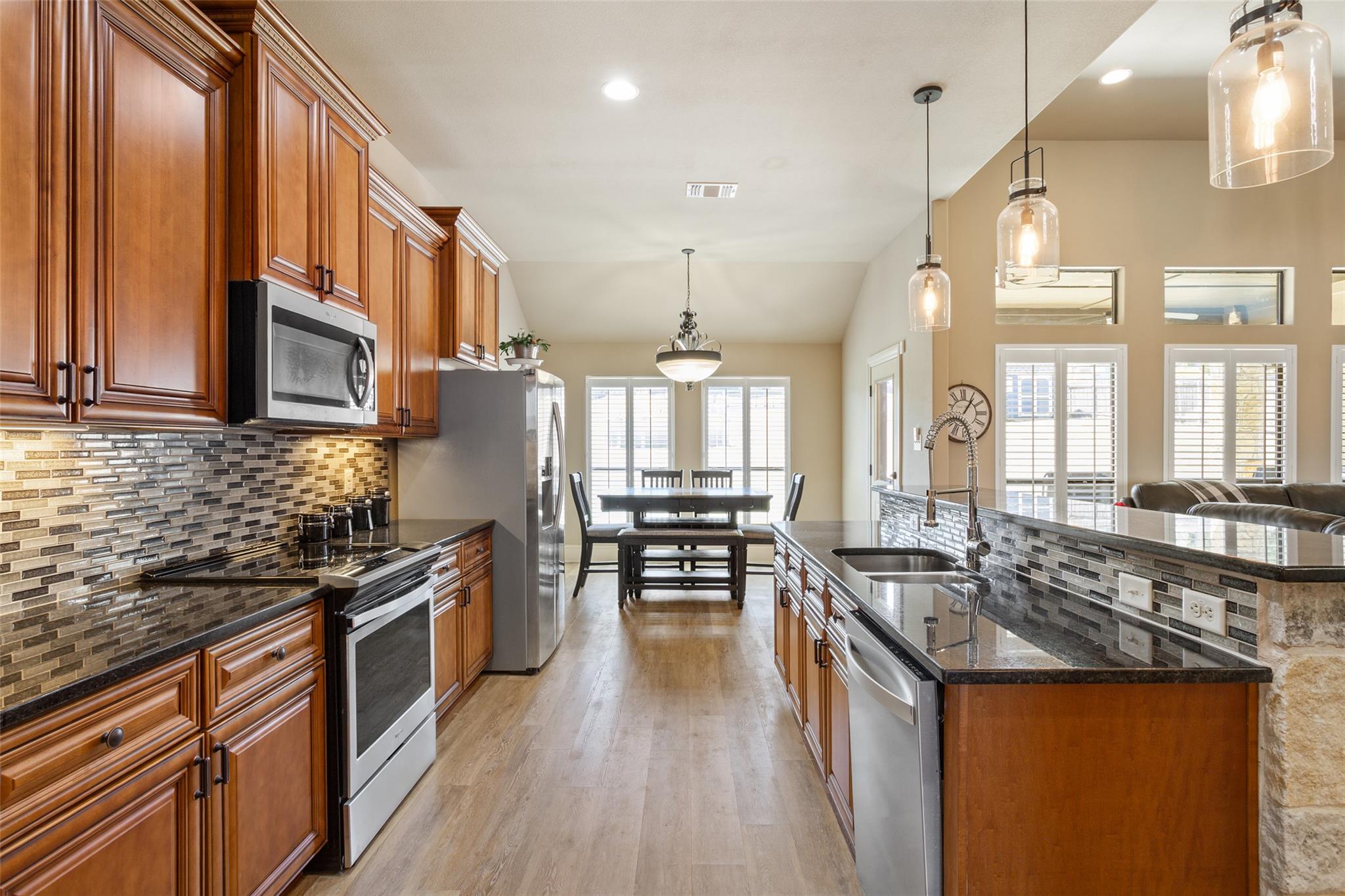 1007 Saddle Bluff Dr, Salado, TX 76571