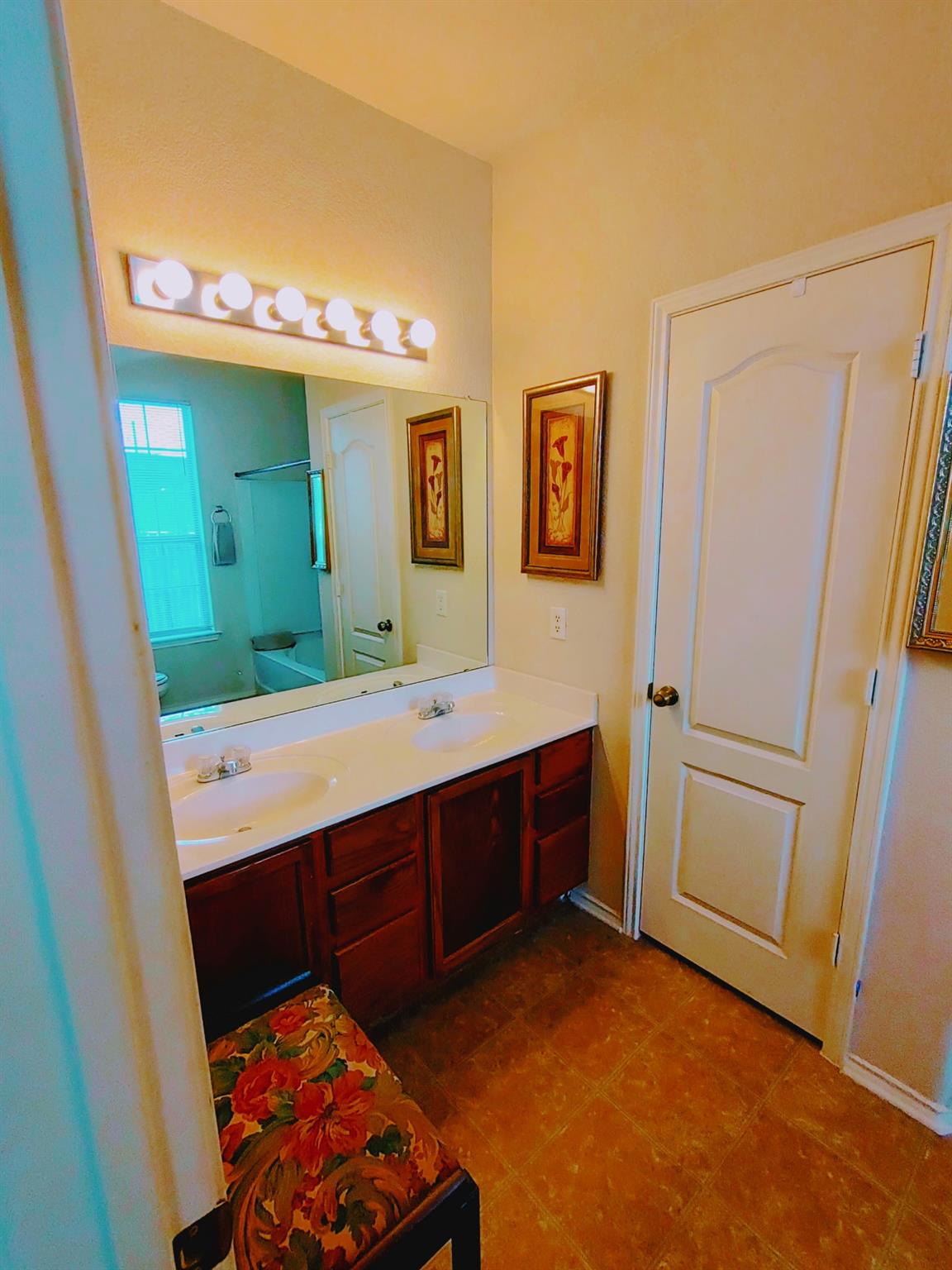 1844 Bayland St, Round Rock, TX 78664