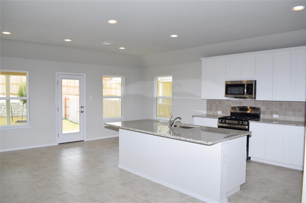 208 Shugart St, San Marcos, TX 78666