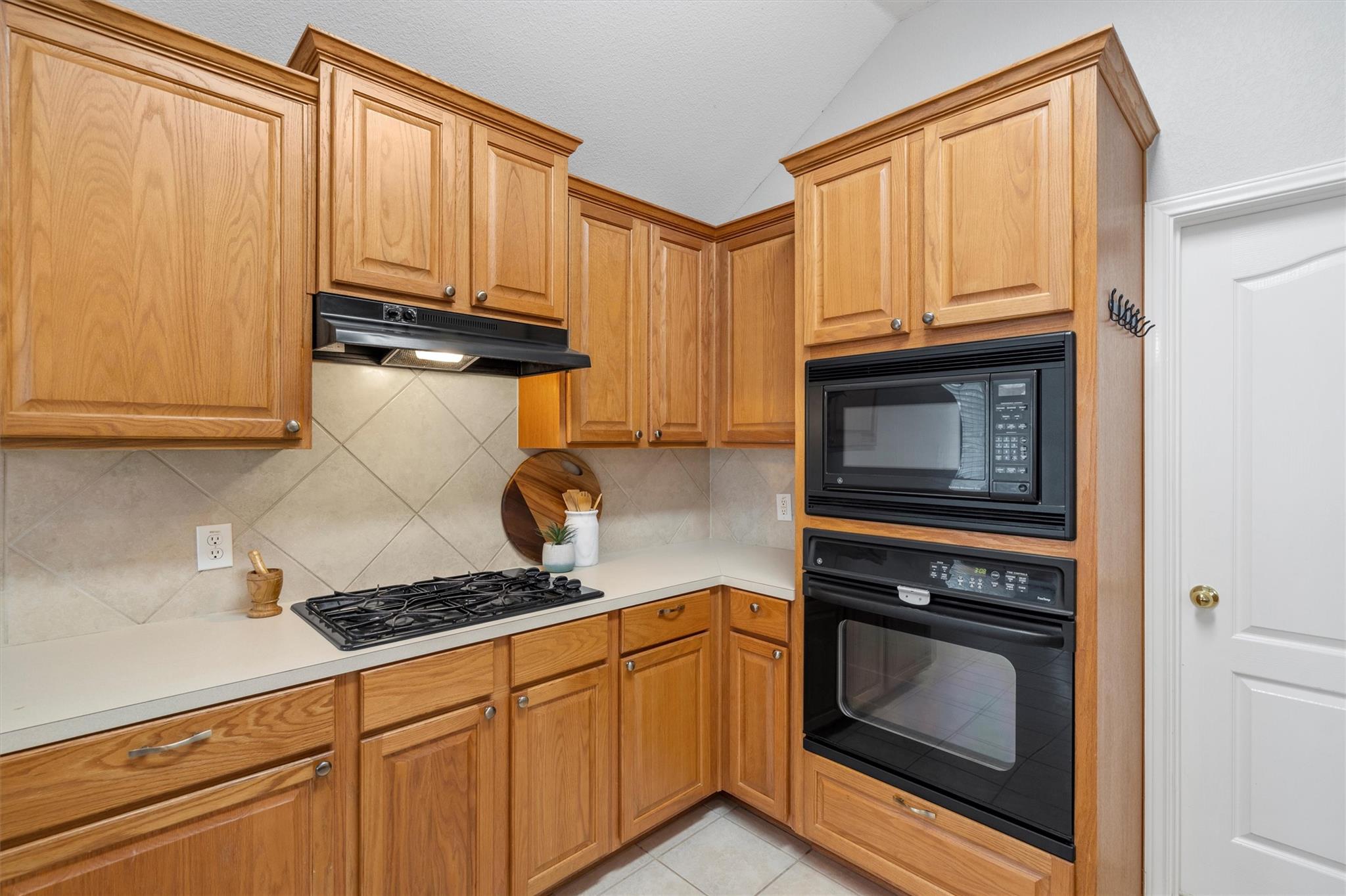 1636 Maize Bend Dr, Austin, TX 78727