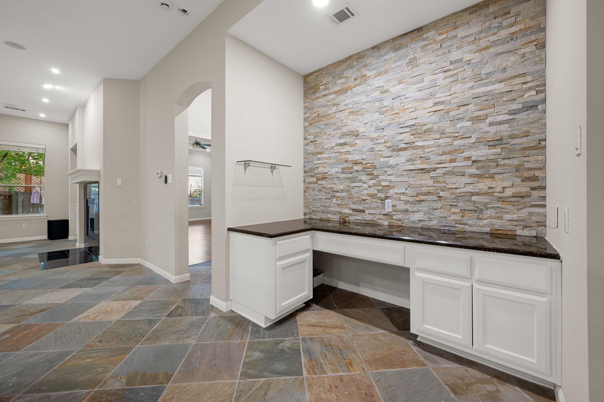 1008 Walsh Hill Trl, Cedar Park, TX 78613