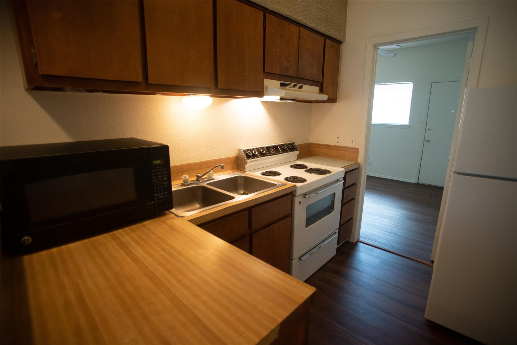 3000 Guadalupe St # 208, Austin, TX 78705