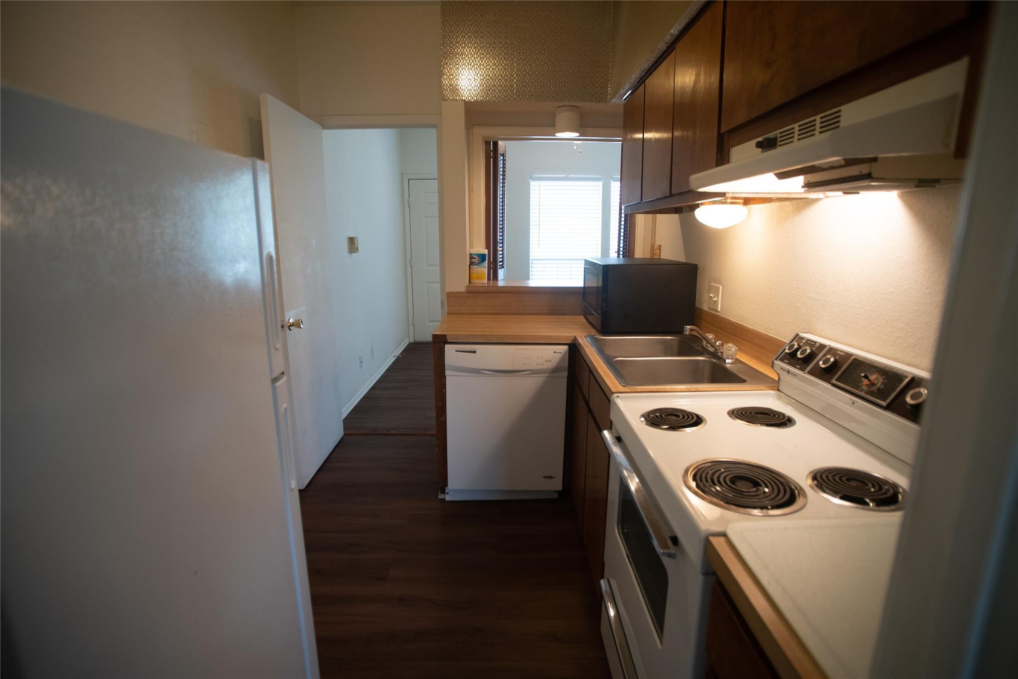 3000 Guadalupe St # 208, Austin, TX 78705