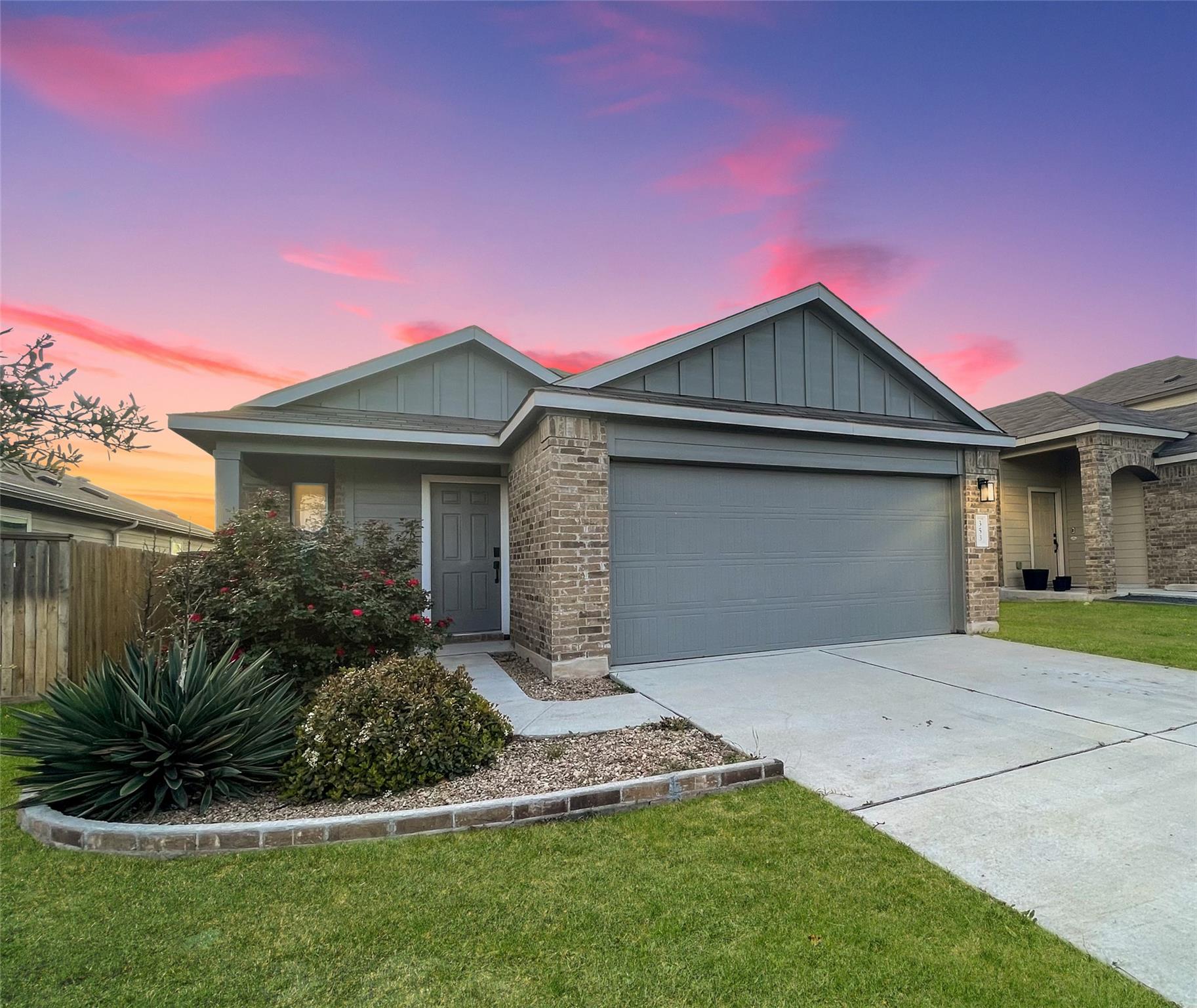 353 Bronco Billy Dr, Jarrell, TX 76537