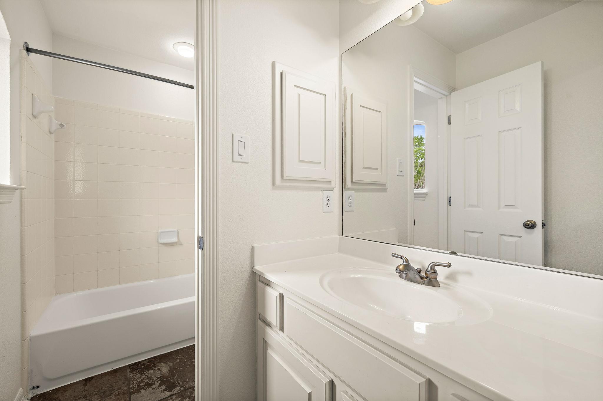 2236 Fernspring Dr, Round Rock, TX 78665