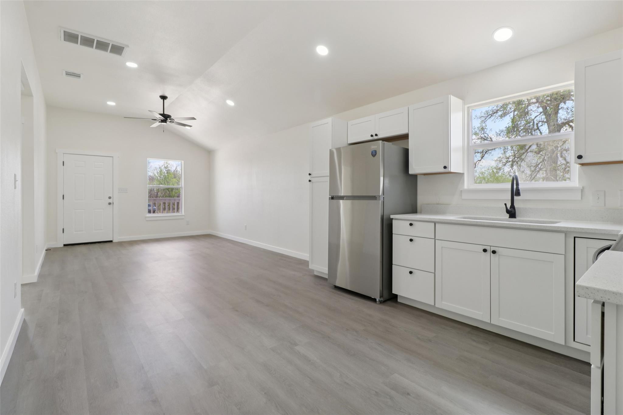 1087 Schubert Ln # C, Kyle, TX 78640