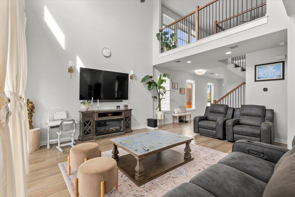 2232 Nightjar Song Dr, Leander, TX 78641