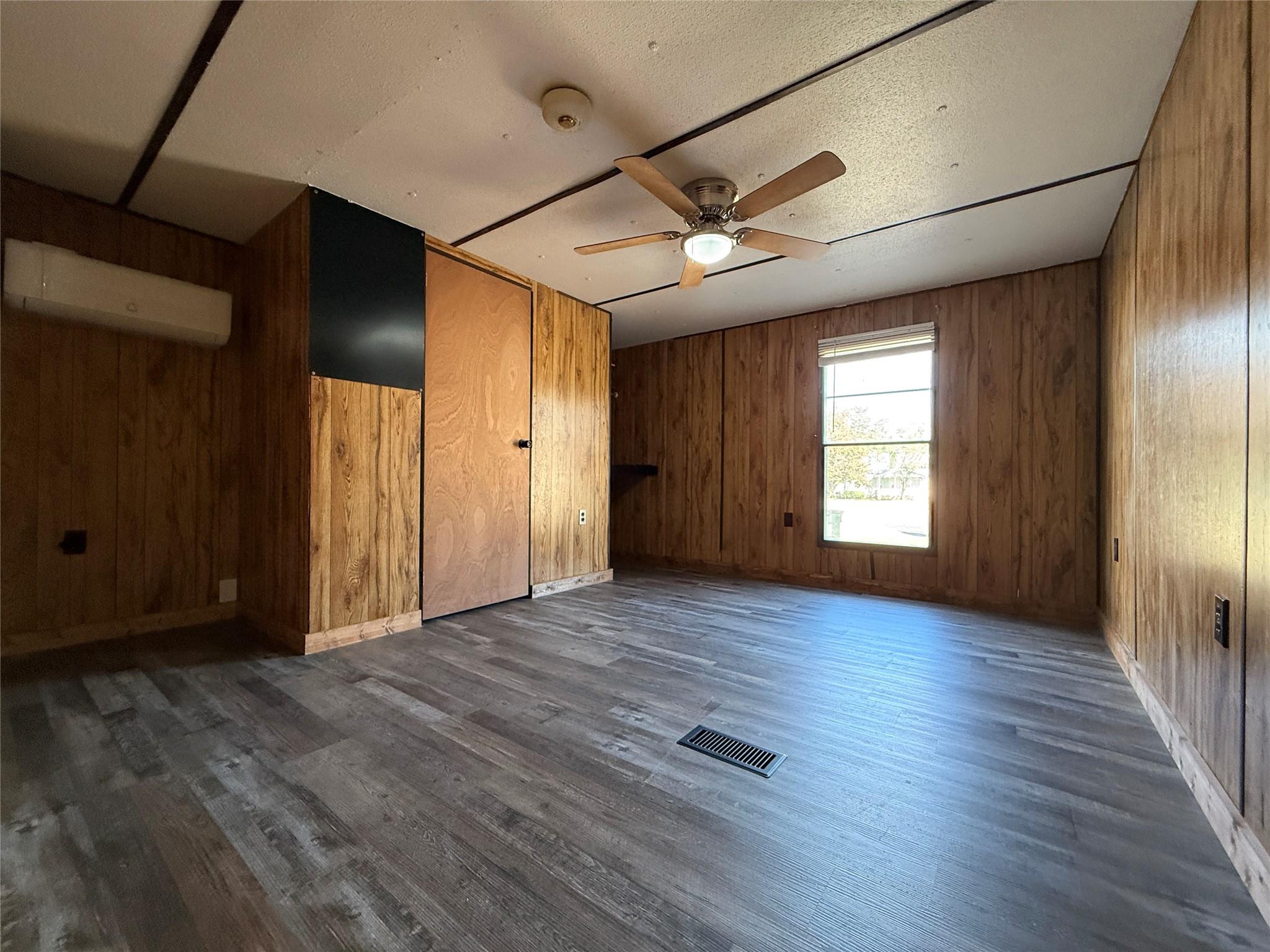 3807 Lands End Ct, Granbury, TX 76048