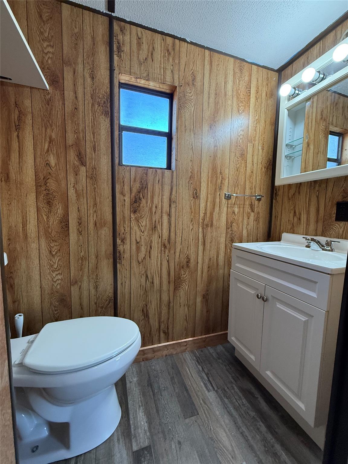 3807 Lands End Ct, Granbury, TX 76048