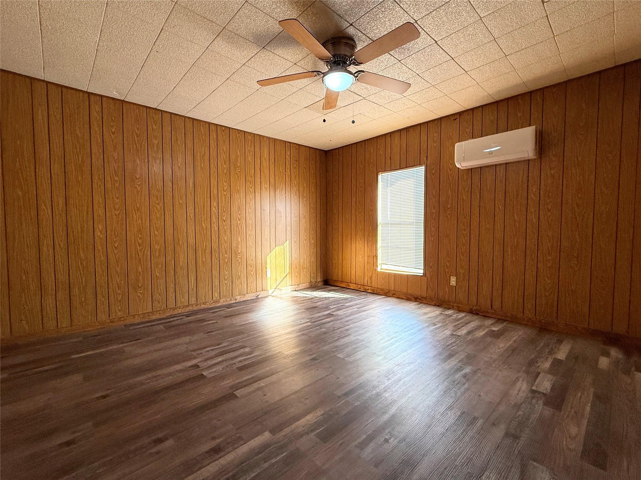 3807 Lands End Ct, Granbury, TX 76048