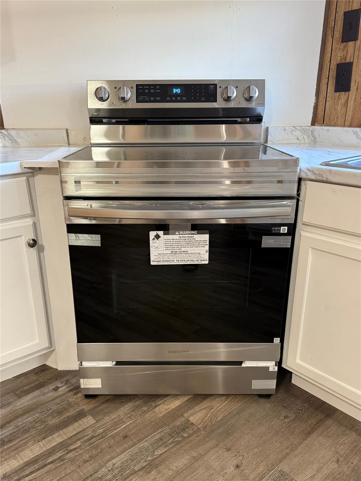 3807 Lands End Ct, Granbury, TX 76048