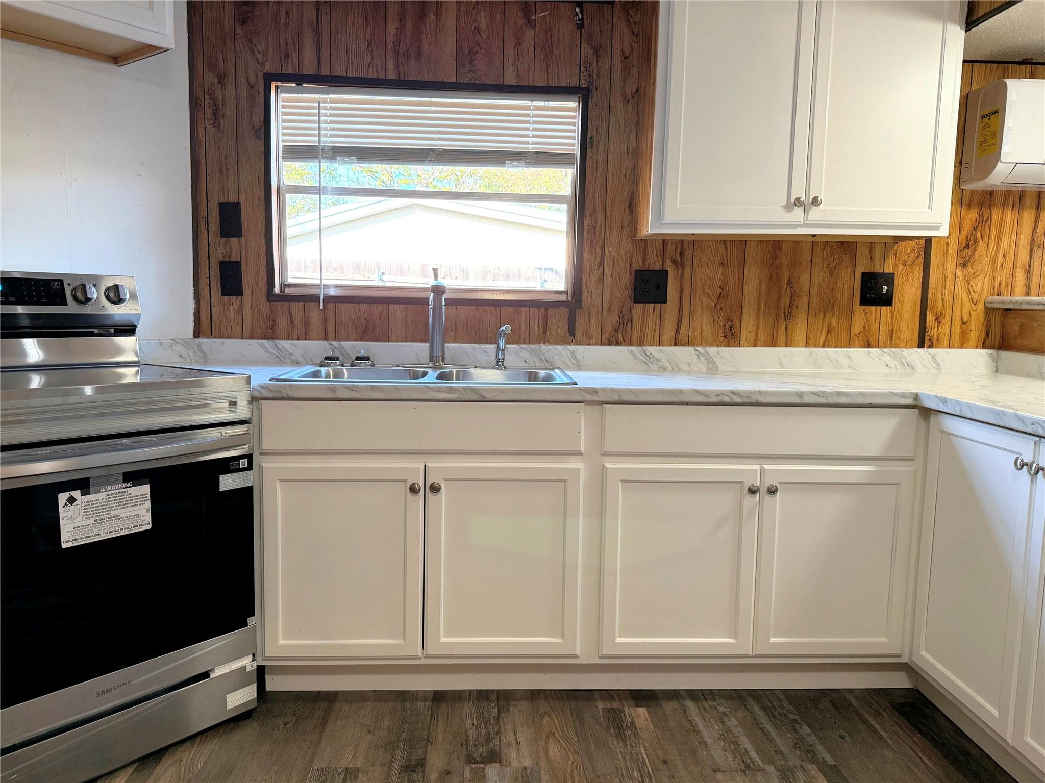 3807 Lands End Ct, Granbury, TX 76048