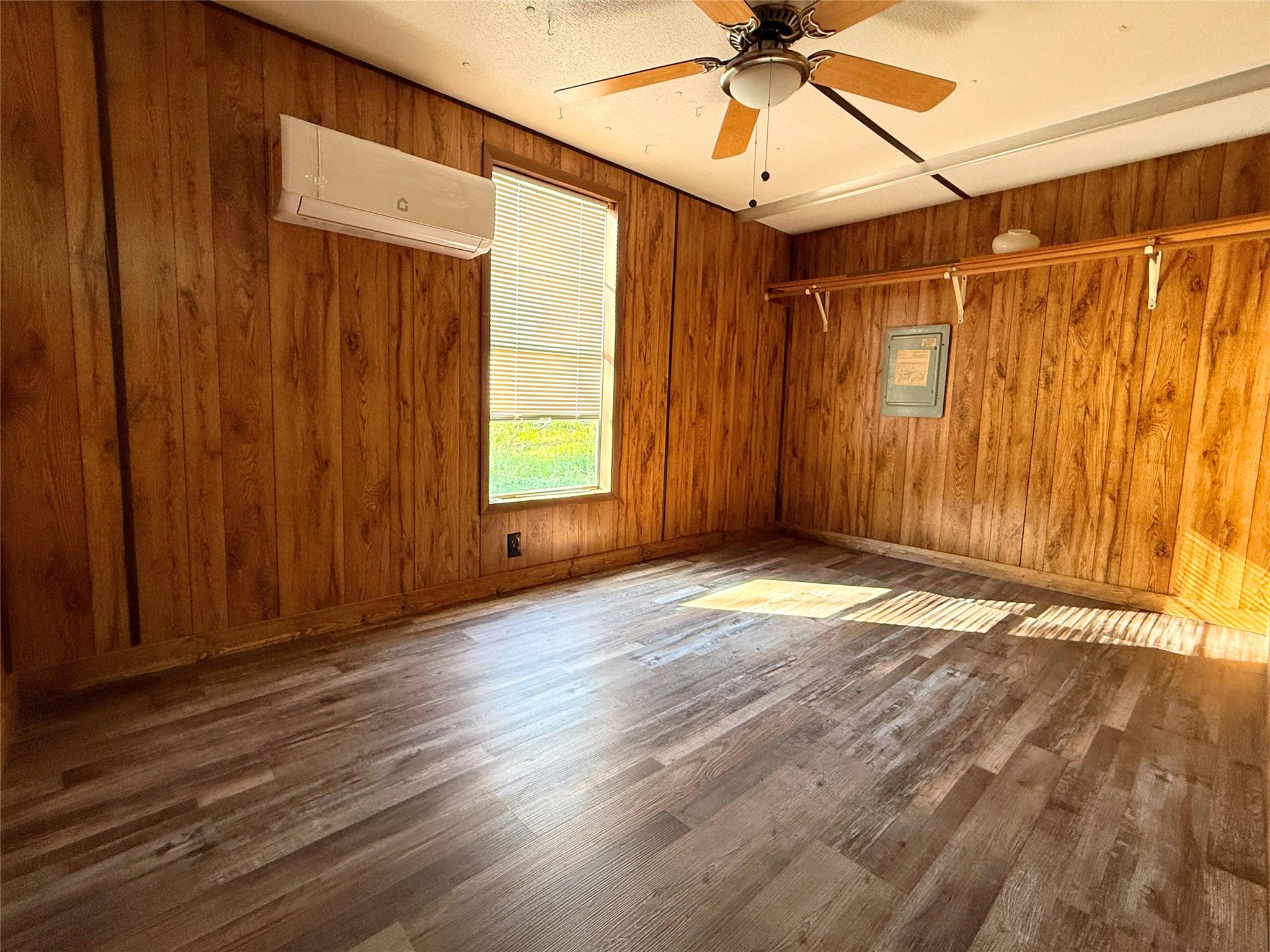 3807 Lands End Ct, Granbury, TX 76048