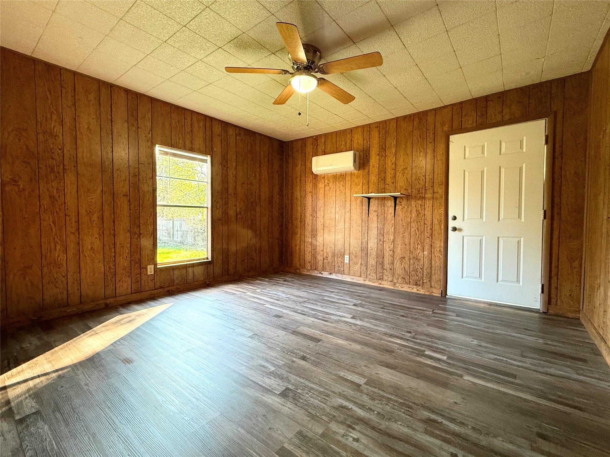 3807 Lands End Ct, Granbury, TX 76048