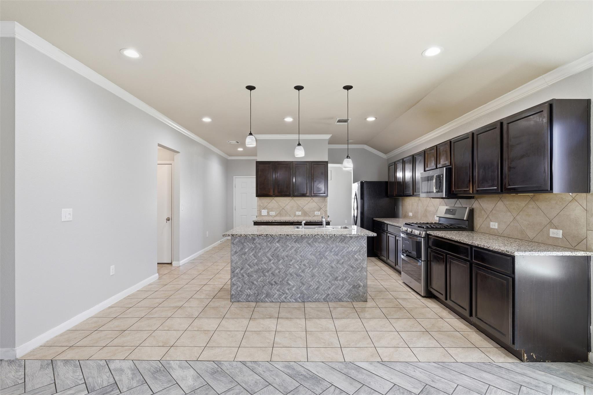 149 Dusky Thrush Dr, Kyle, TX 78640