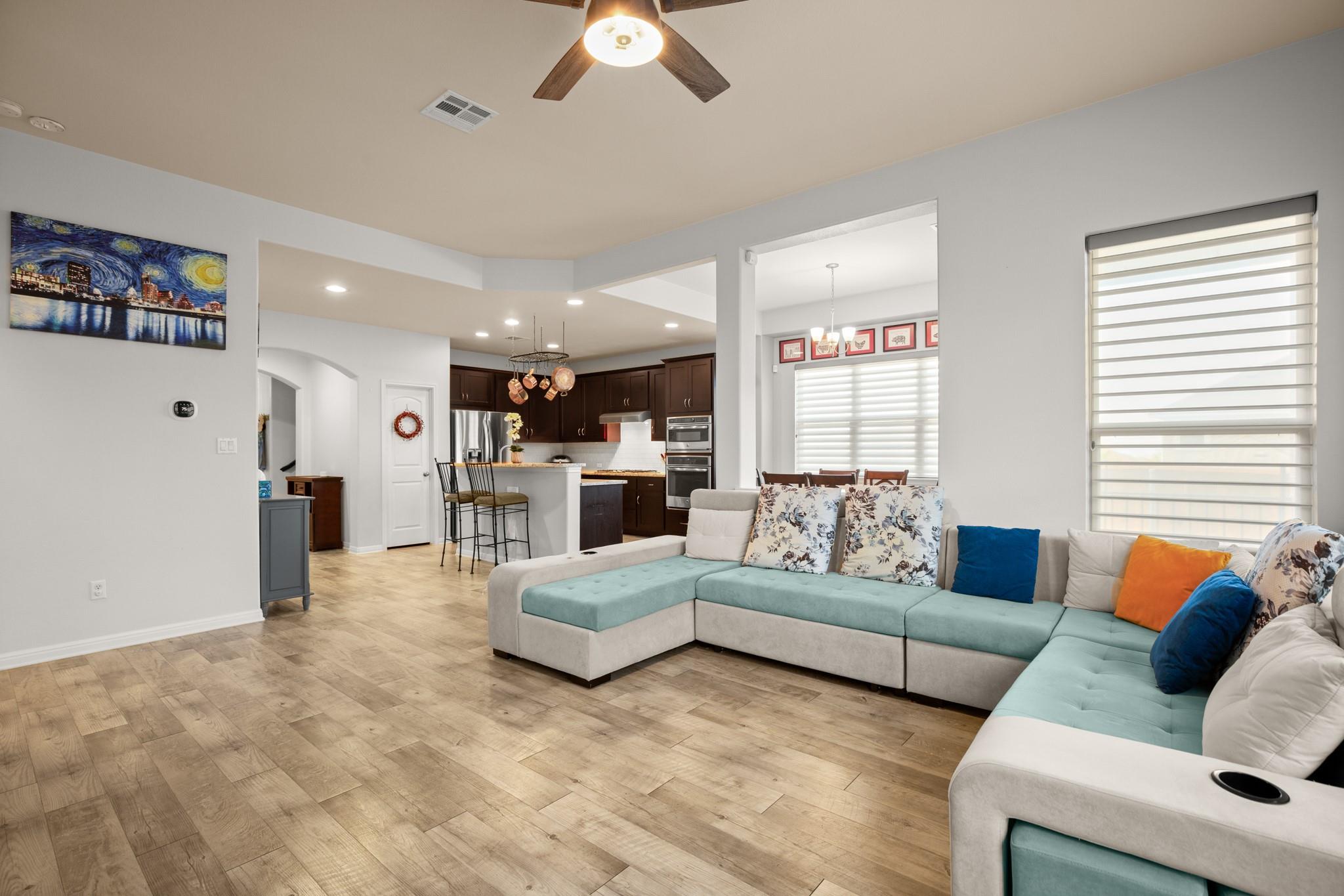 2401 Yaupon Range Dr, Leander, TX 78641