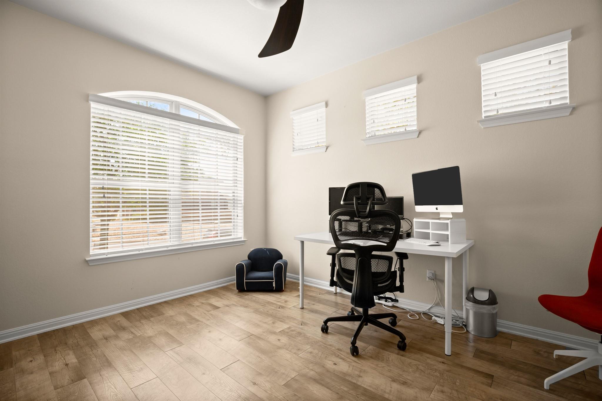 2401 Yaupon Range Dr, Leander, TX 78641