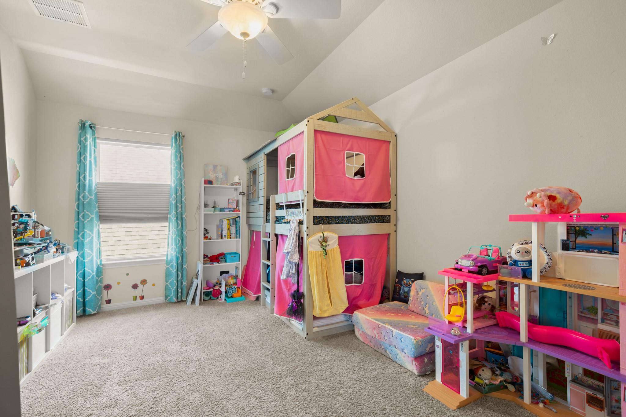 2401 Yaupon Range Dr, Leander, TX 78641