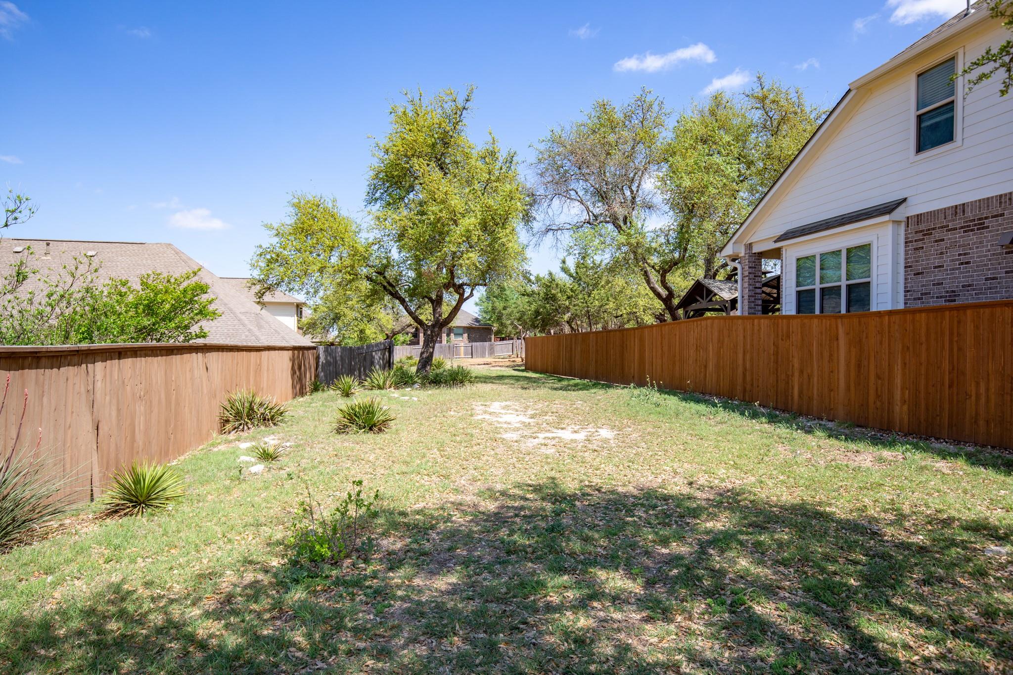 2401 Yaupon Range Dr, Leander, TX 78641