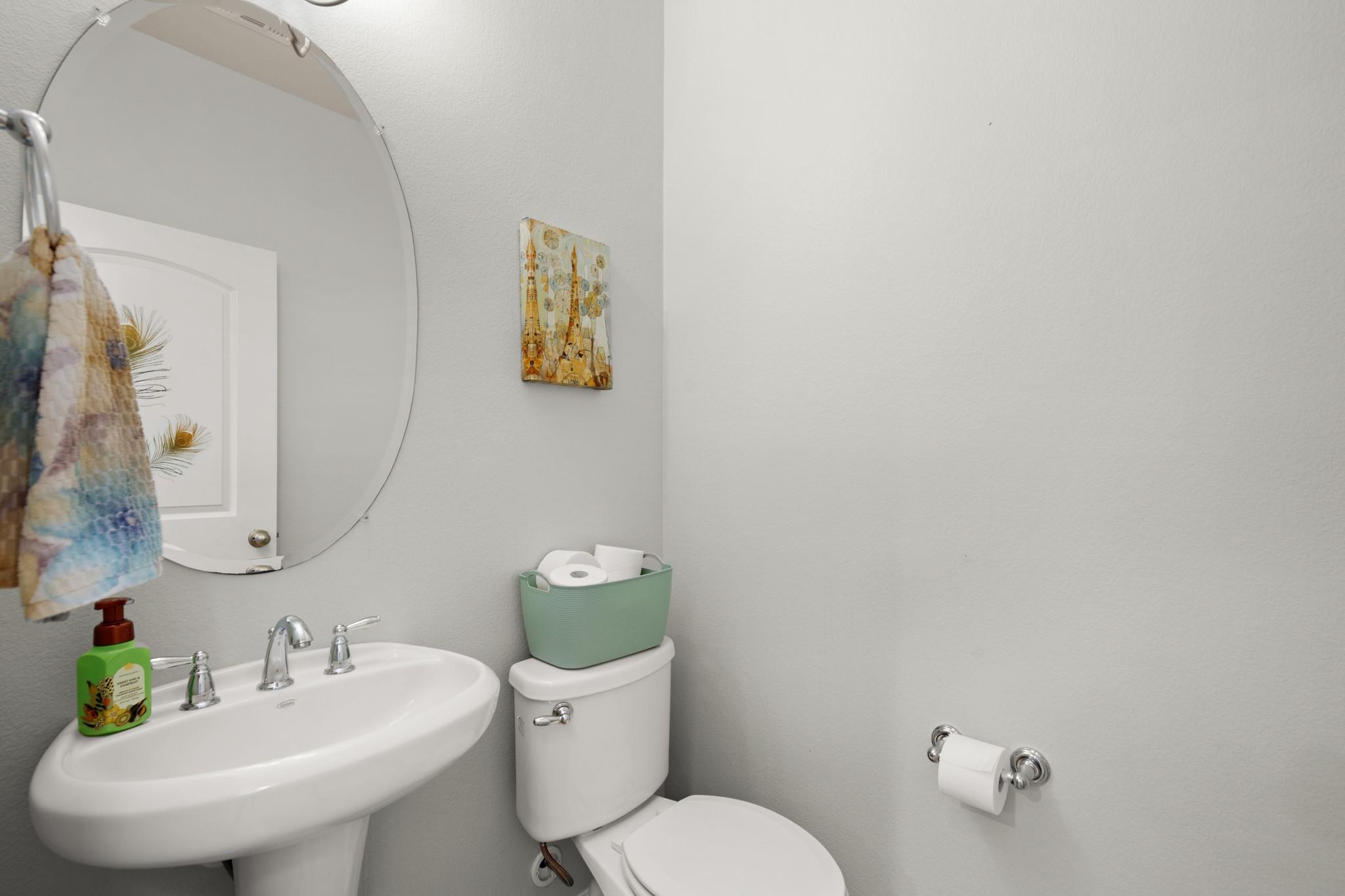 2401 Yaupon Range Dr, Leander, TX 78641