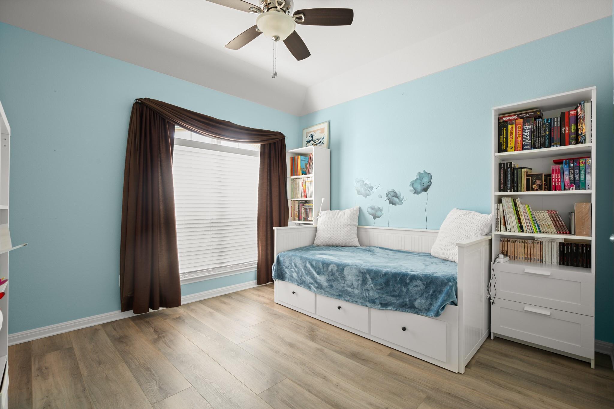 2401 Yaupon Range Dr, Leander, TX 78641