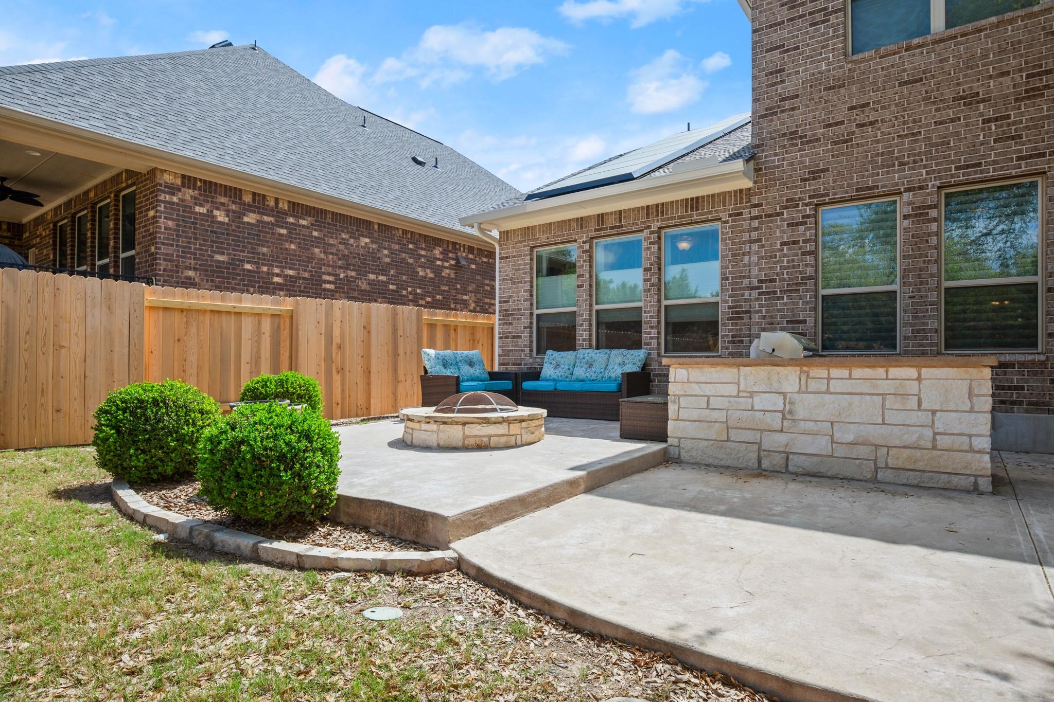 2401 Yaupon Range Dr, Leander, TX 78641