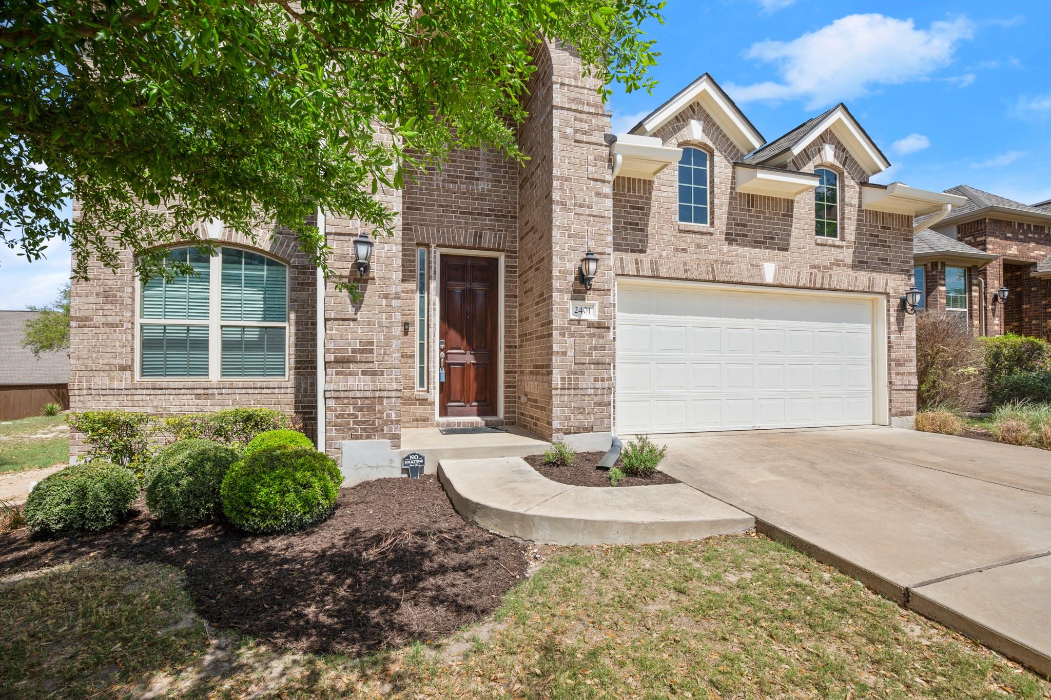 2401 Yaupon Range Dr, Leander, TX 78641