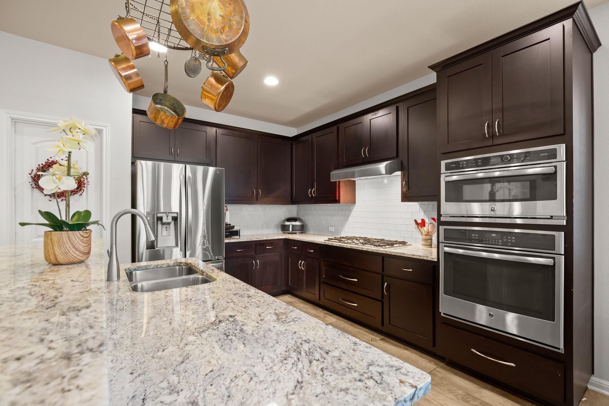 2401 Yaupon Range Dr, Leander, TX 78641