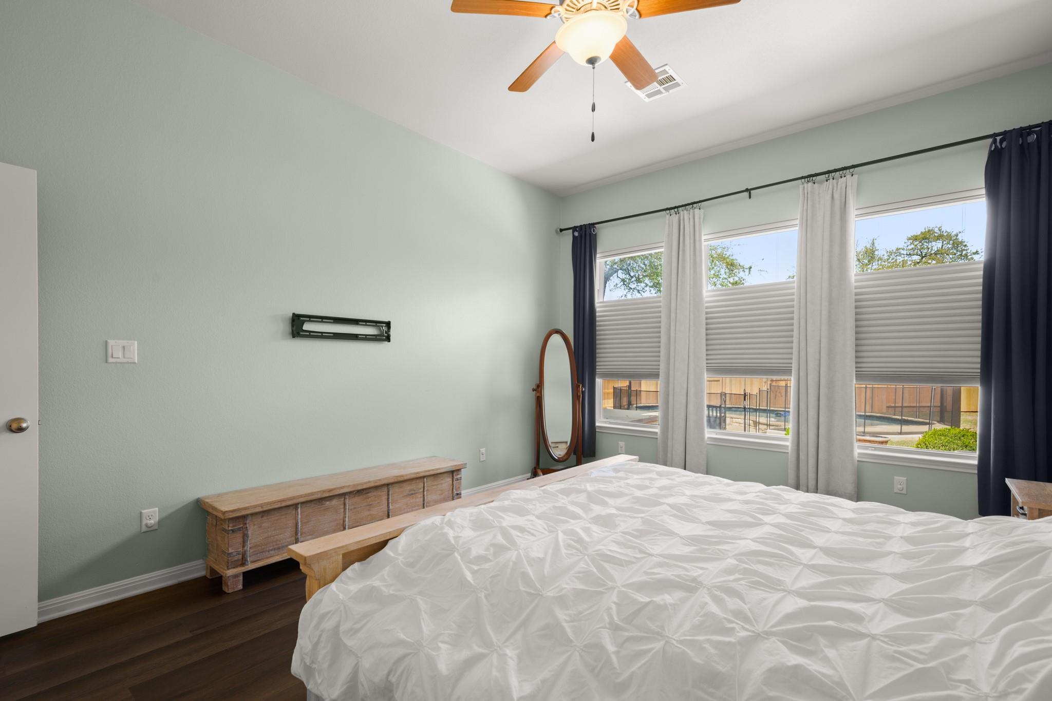 2401 Yaupon Range Dr, Leander, TX 78641