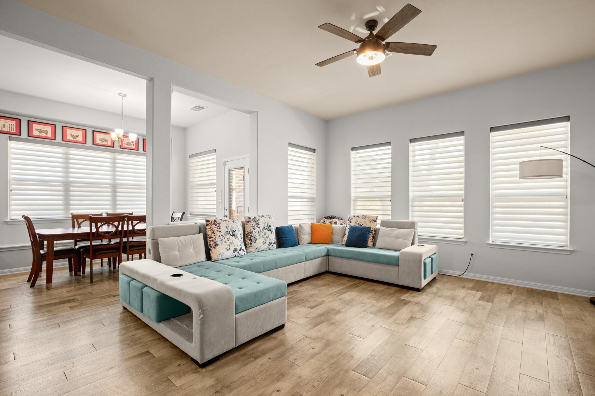 2401 Yaupon Range Dr, Leander, TX 78641