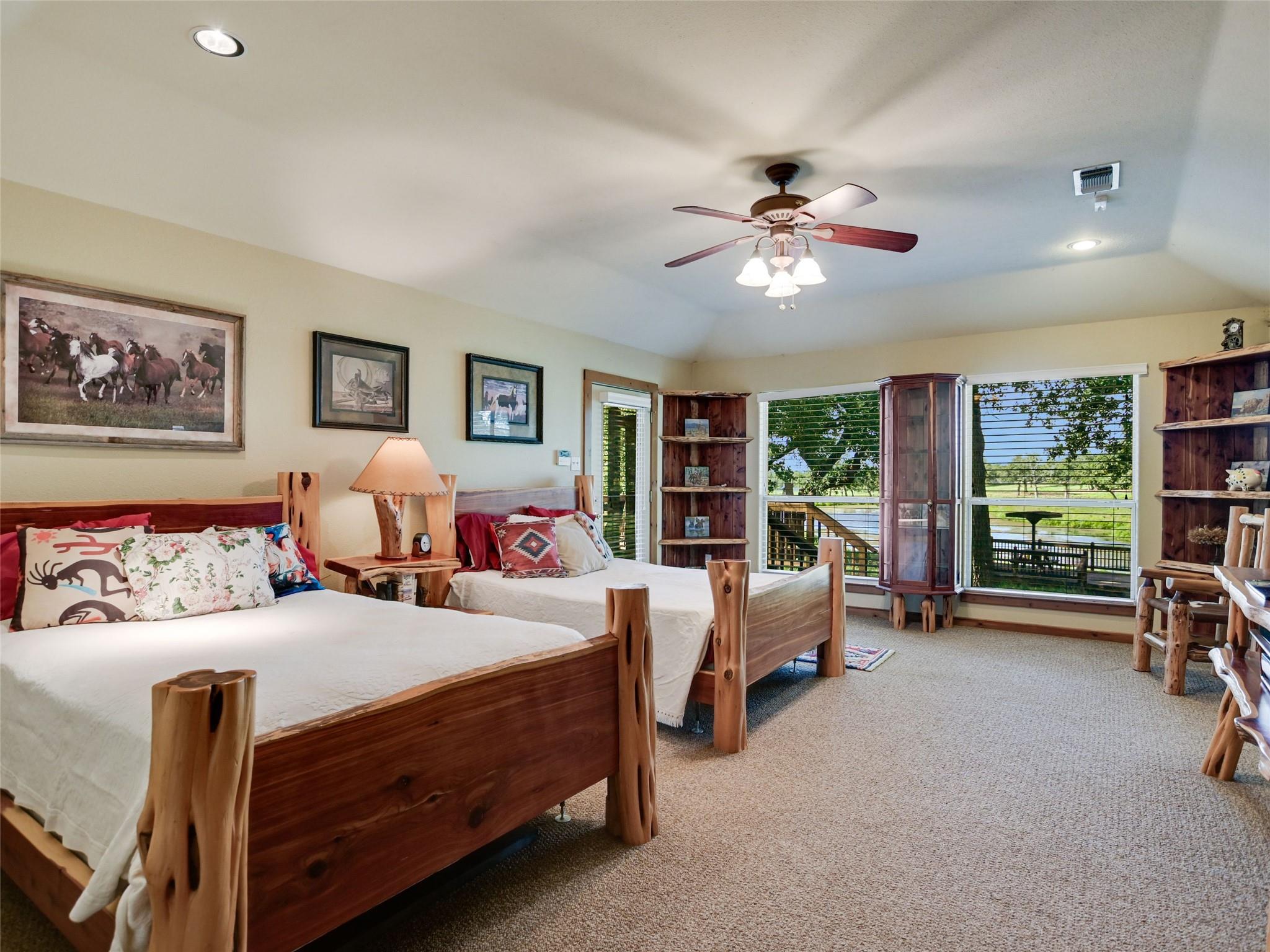 762 Karisch Rd, Giddings, TX 78942