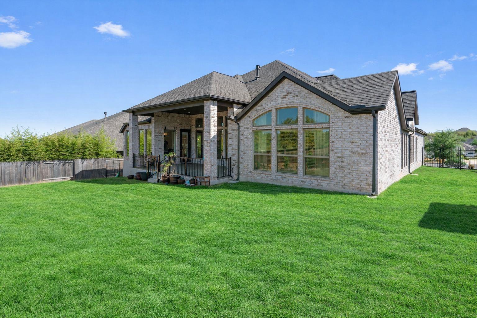 101 Pienza Dr, Georgetown, TX 78628