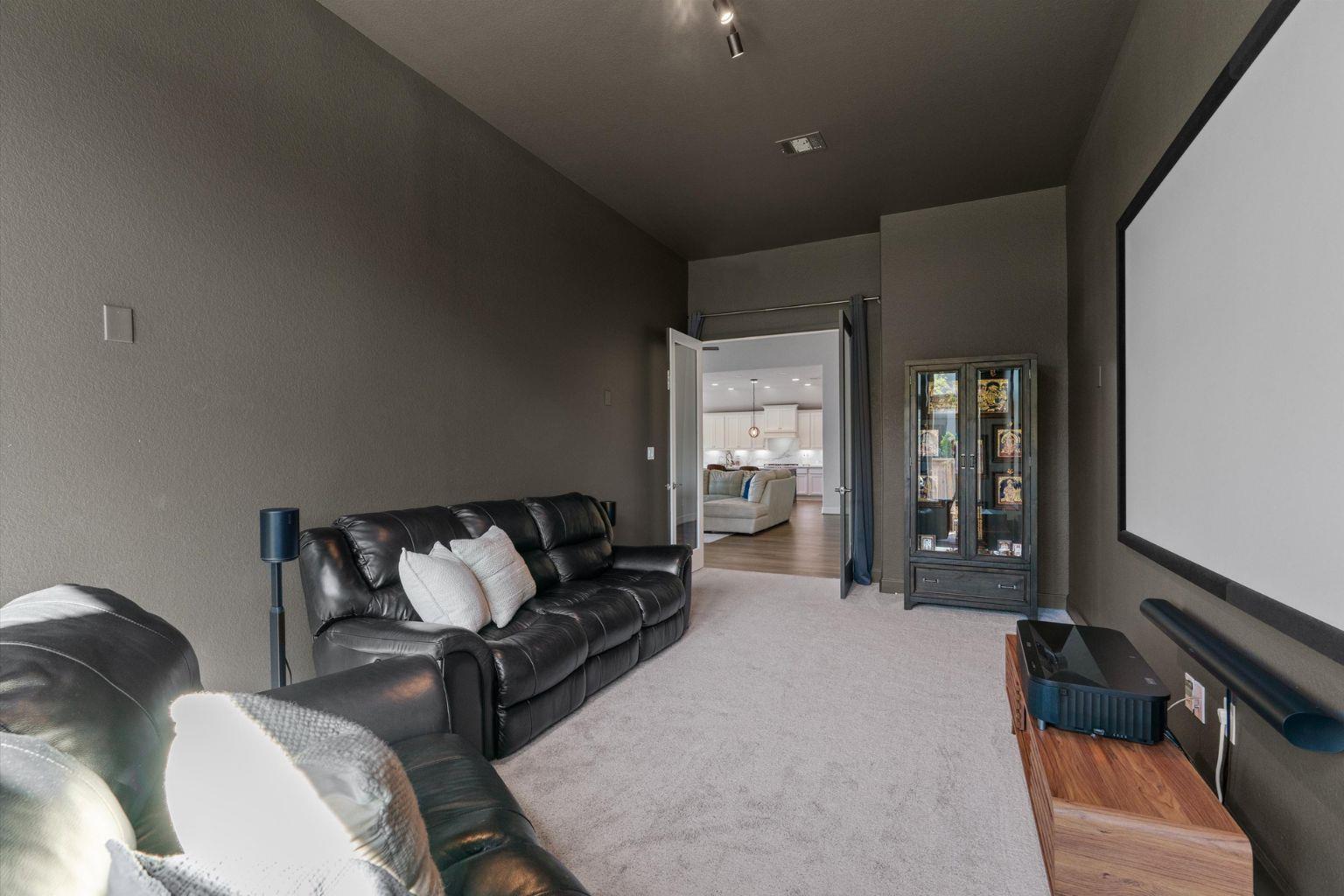 101 Pienza Dr, Georgetown, TX 78628