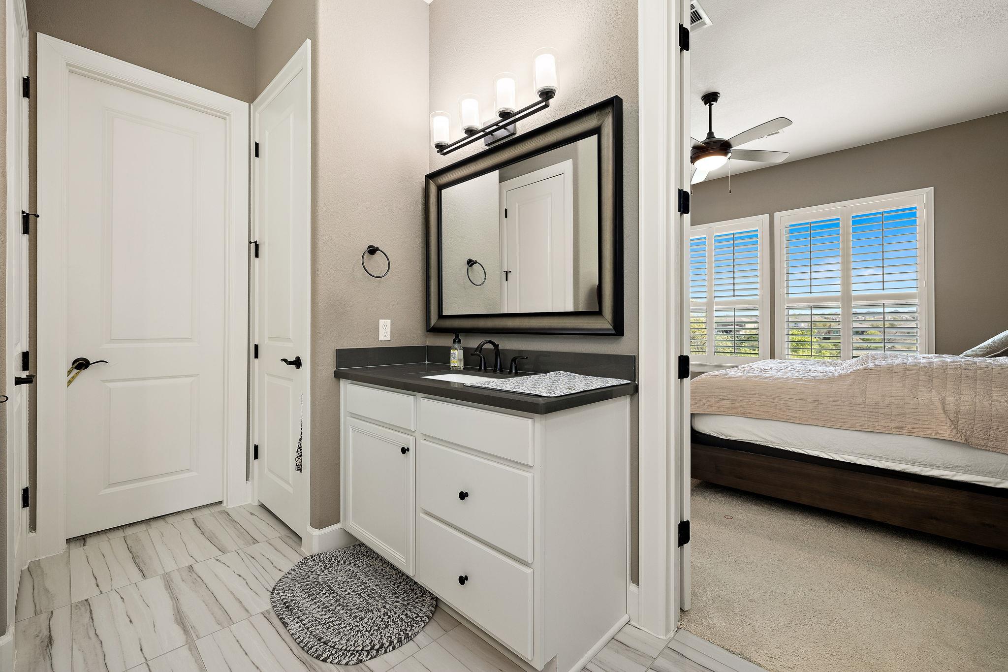 2000 Mazarro Dr # 25, Leander, TX 78641