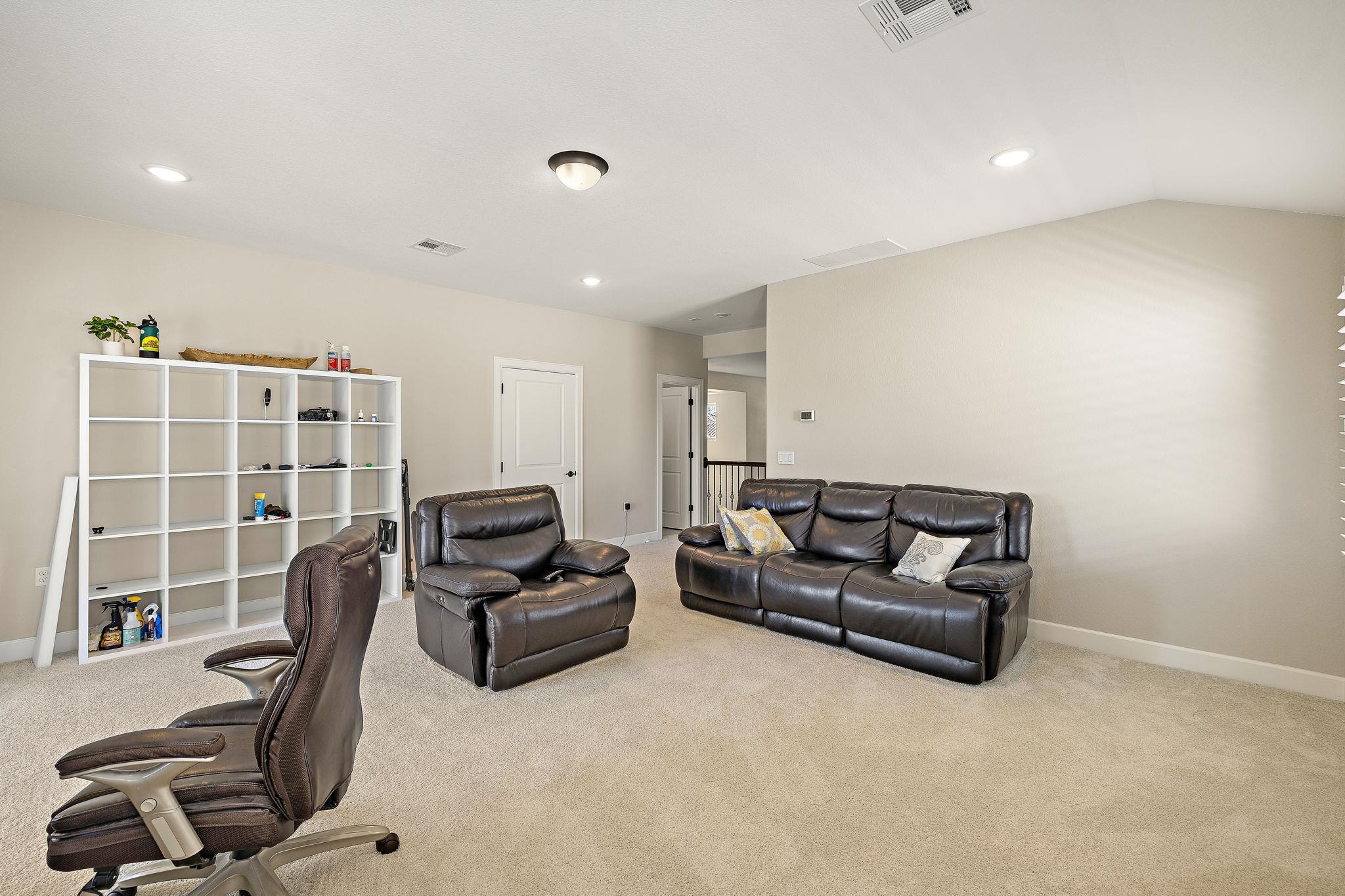 2000 Mazarro Dr # 25, Leander, TX 78641