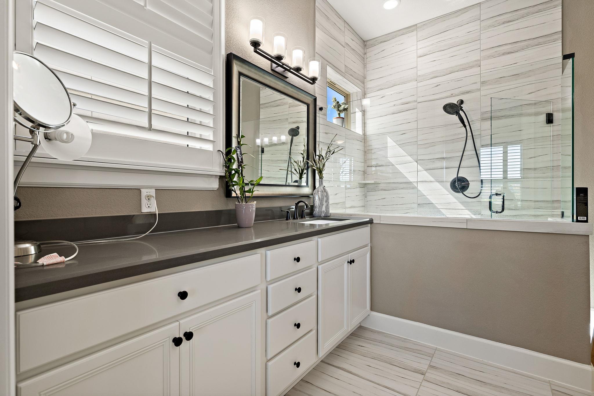 2000 Mazarro Dr # 25, Leander, TX 78641