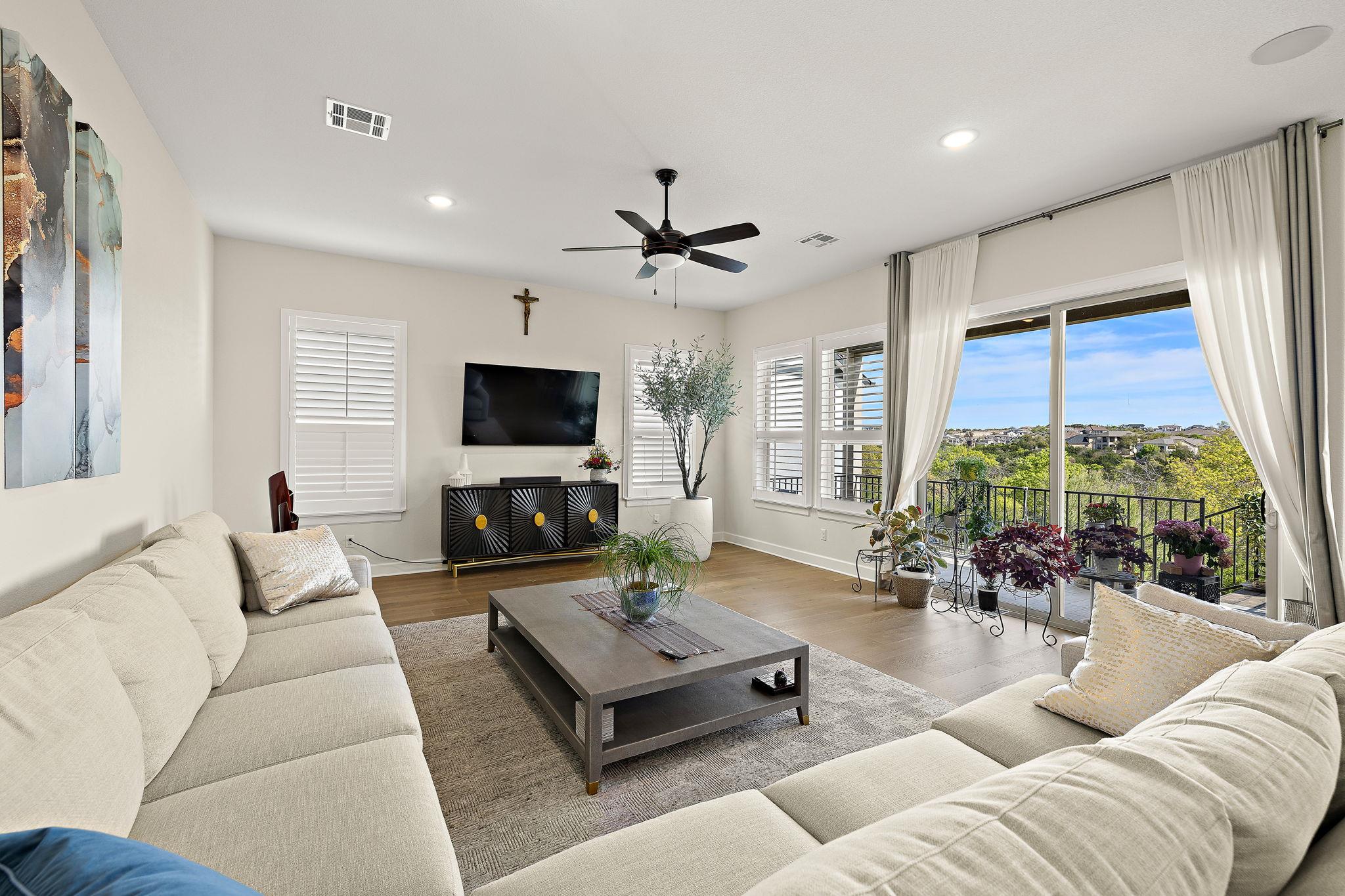 2000 Mazarro Dr # 25, Leander, TX 78641