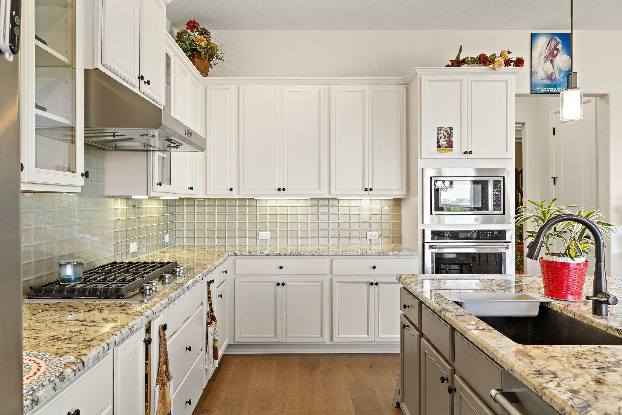 2000 Mazarro Dr # 25, Leander, TX 78641