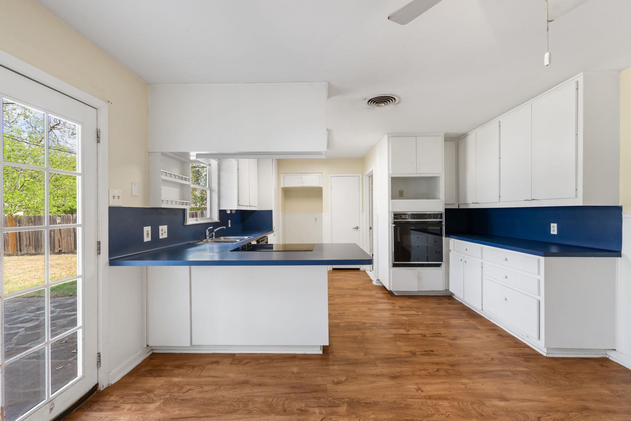 7010 Miranda Dr, Austin, TX 78752