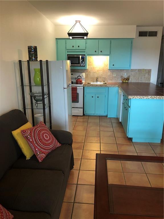 943 Parkview Dr # C6, Canyon Lake, TX 78133