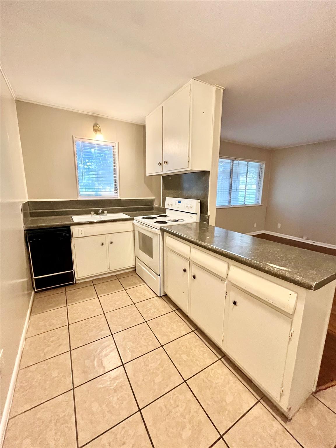 3304 Red River St # 208, Austin, TX 78705