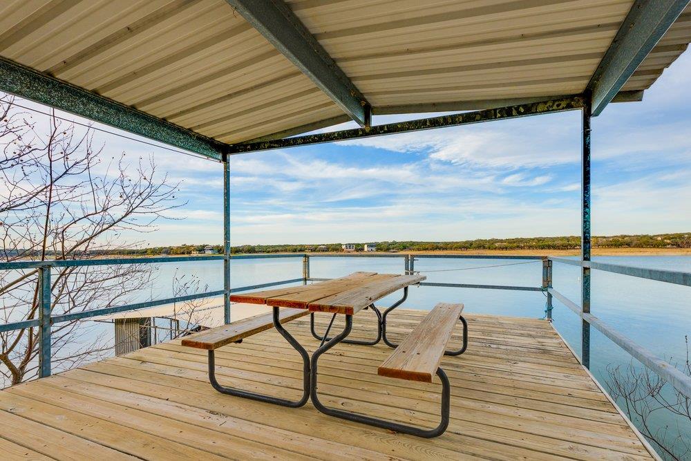 21008 W Lakeshore Dr, Spicewood, TX 78669