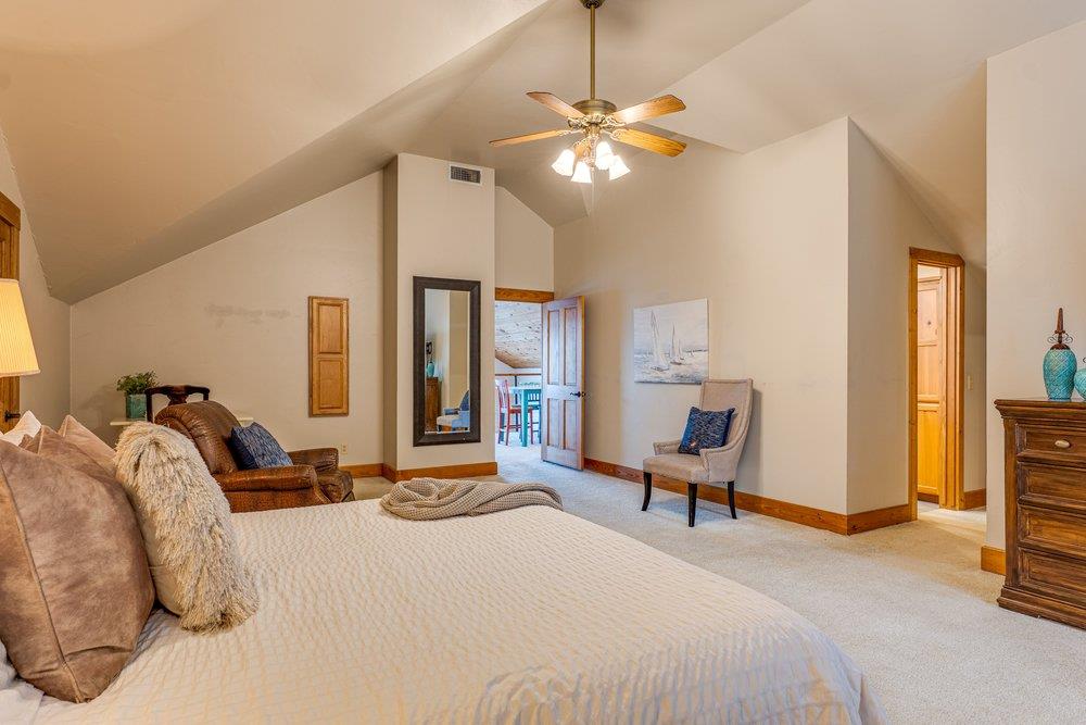 21008 W Lakeshore Dr, Spicewood, TX 78669