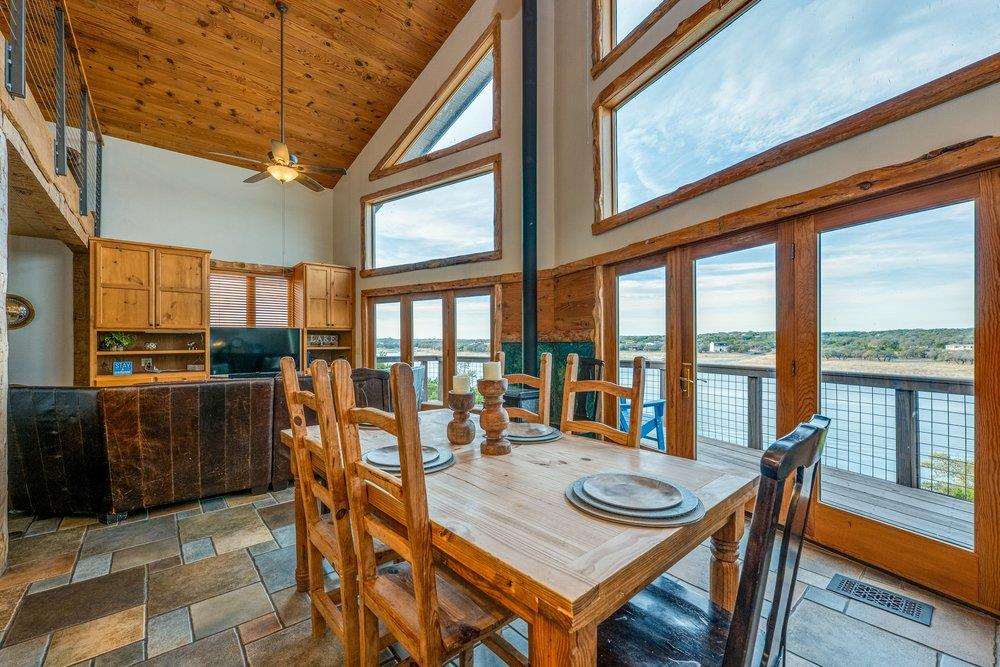 21008 W Lakeshore Dr, Spicewood, TX 78669