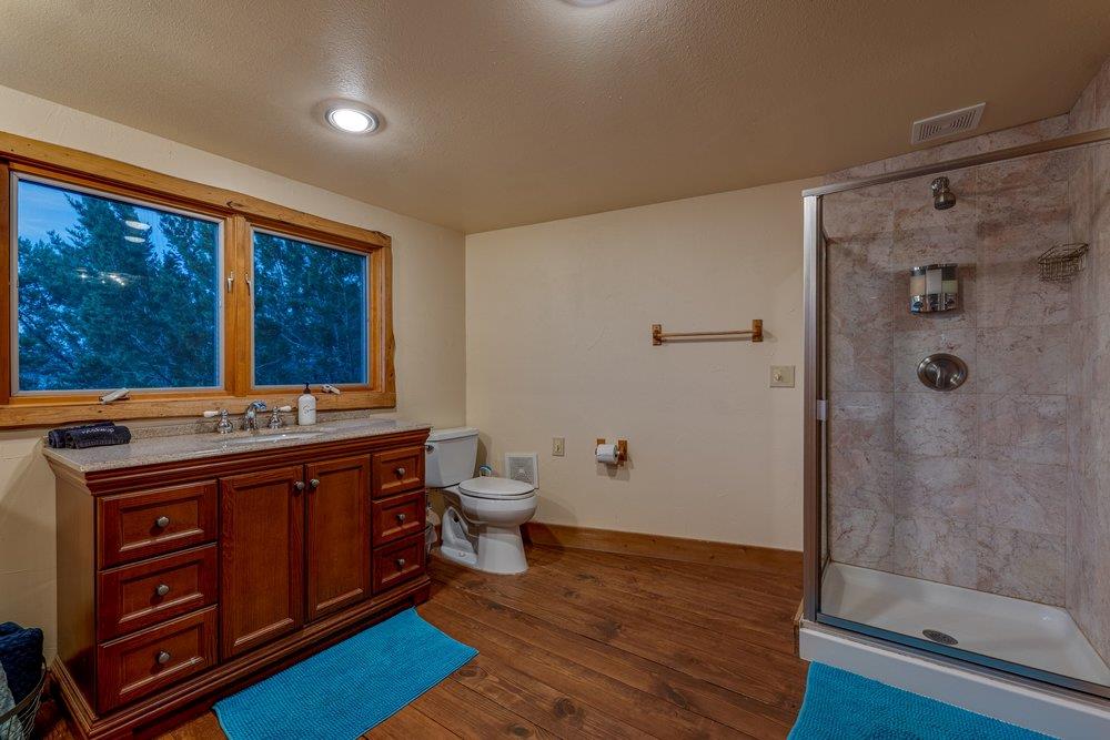 21008 W Lakeshore Dr, Spicewood, TX 78669