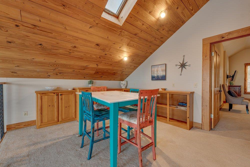 21008 W Lakeshore Dr, Spicewood, TX 78669