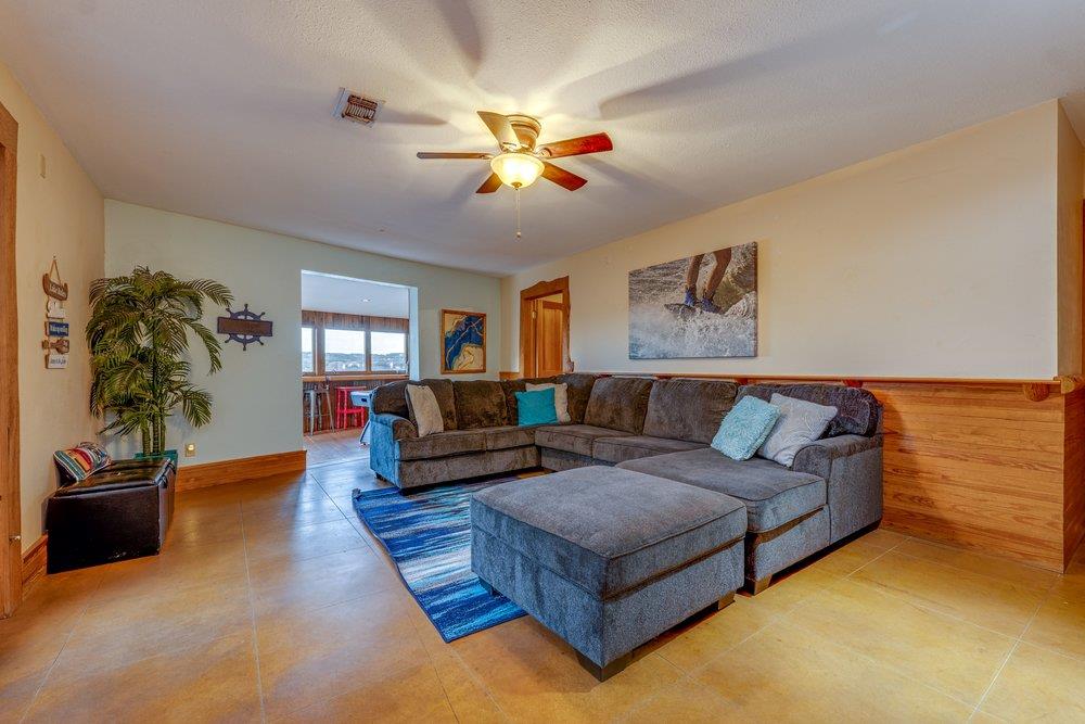 21008 W Lakeshore Dr, Spicewood, TX 78669